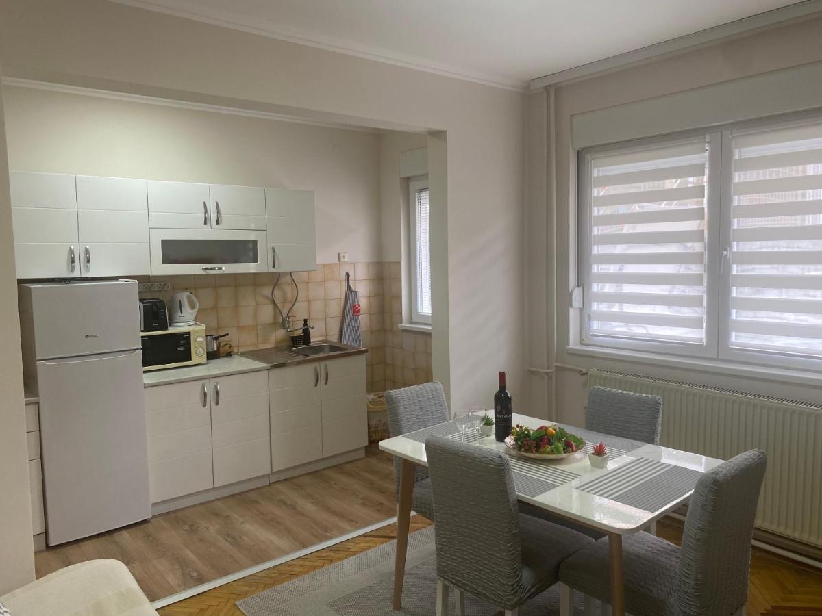 Apartment  Ni Exterior foto
